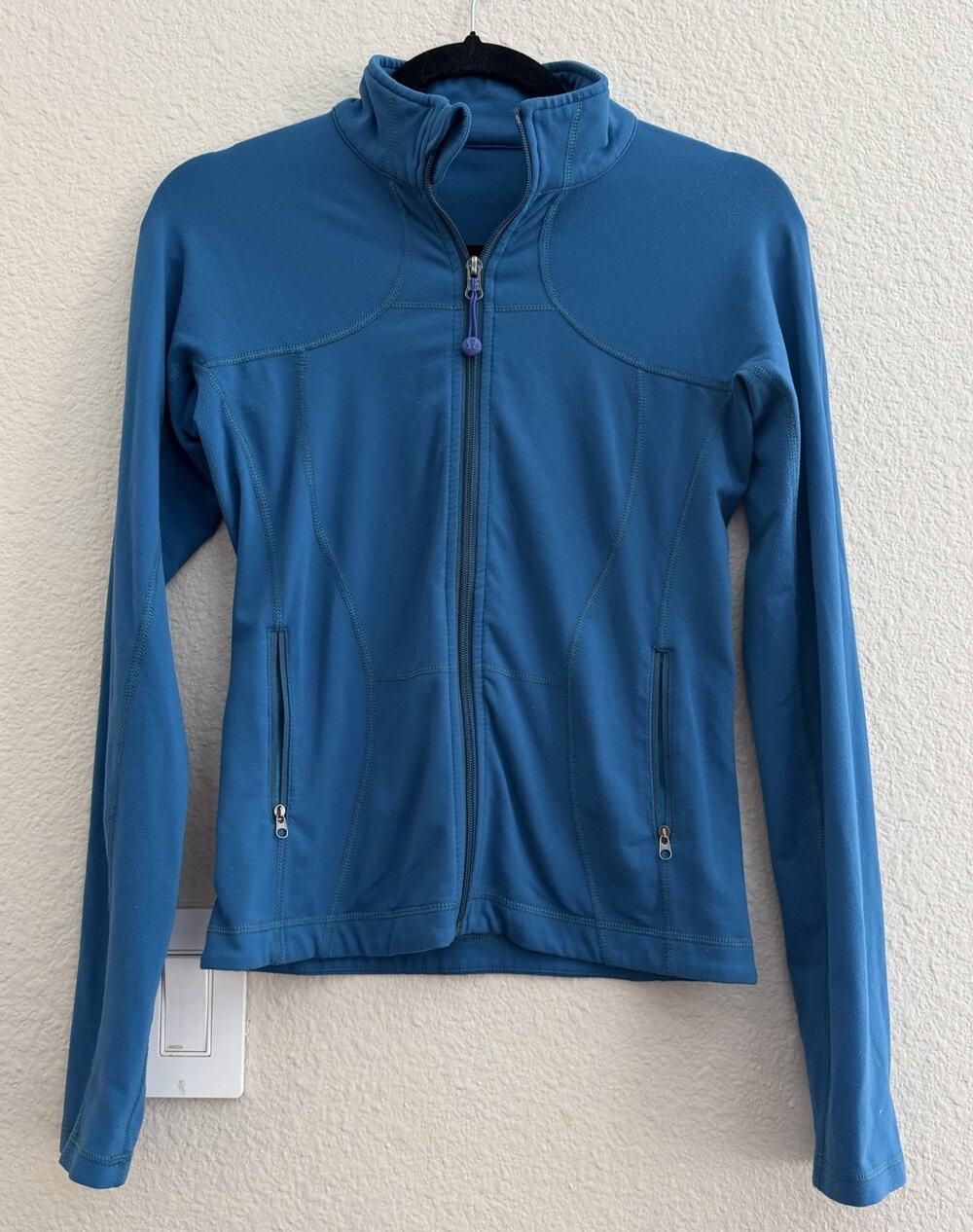 Lululemon Forme Jacket Size 6 Teal Flattering Define Fit $128